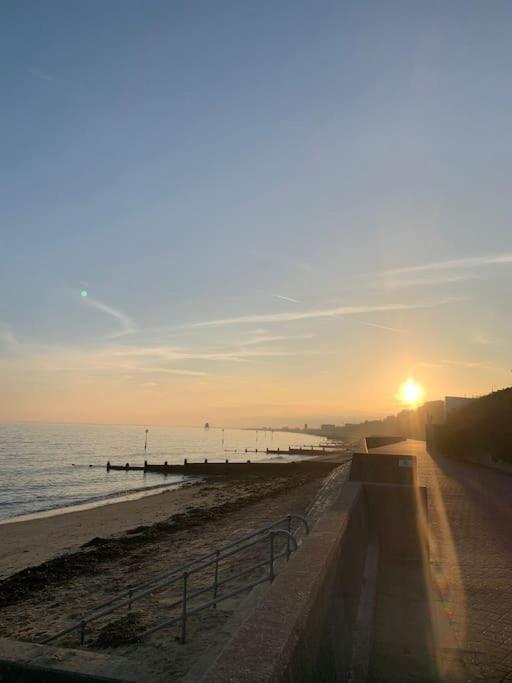 Gordon Villa - A Seaside Escape Harwich Kültér fotó